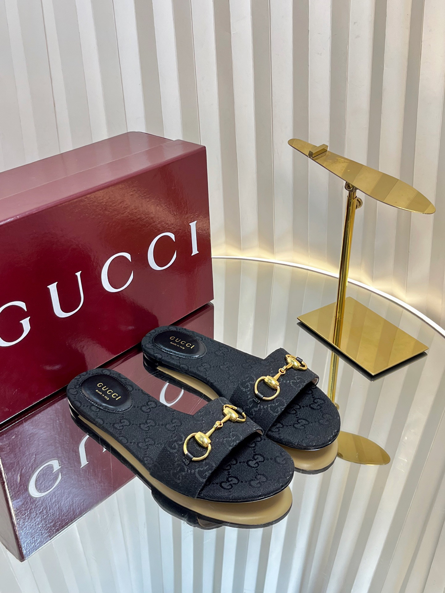 G*u*i sandals G*u*i sandals