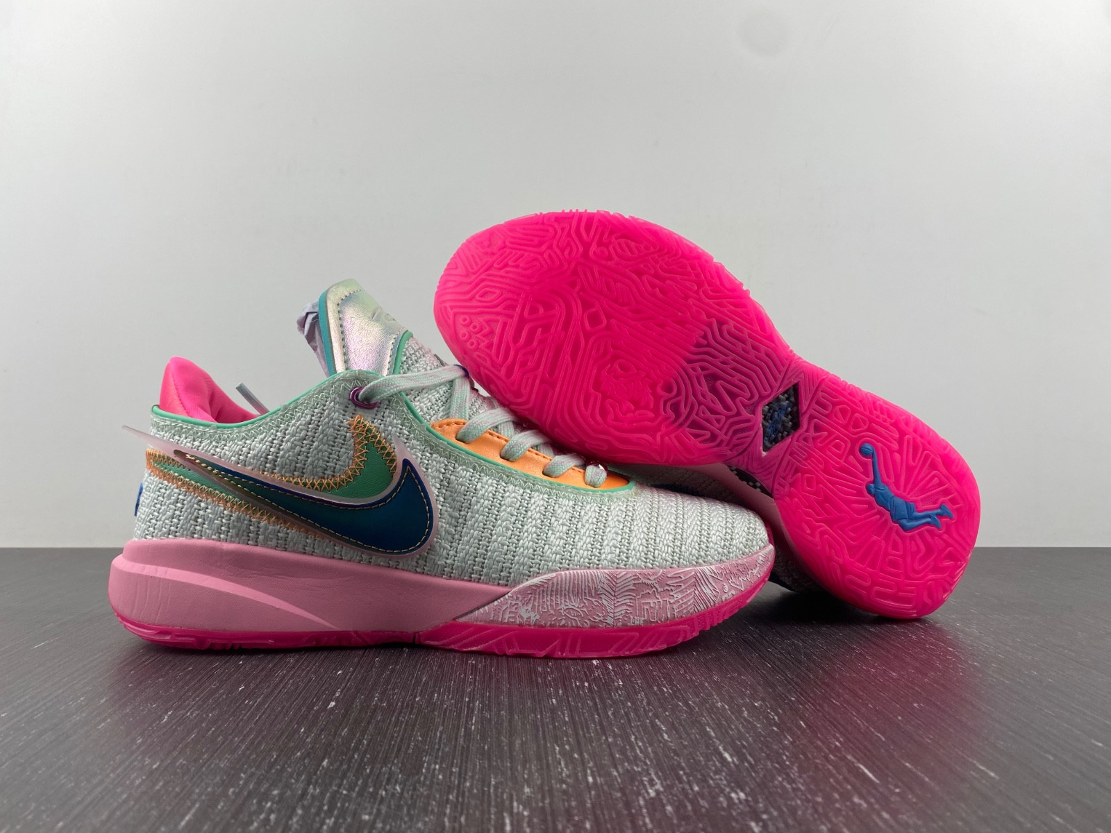 nike lebron 20 ep ''time machine'' dj5422-300 nike lebron 20 ep ''time machine'' dj5422-300
