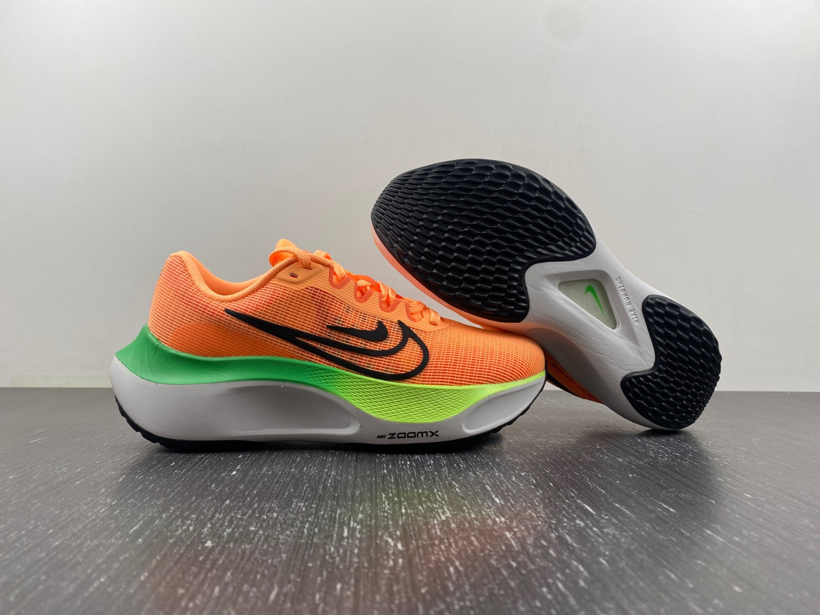 nike zoom fly 5 total orange ghost green (women''s) dm8974-800 nike zoom fly 5 total orange ghost green (women''s) dm8974-800