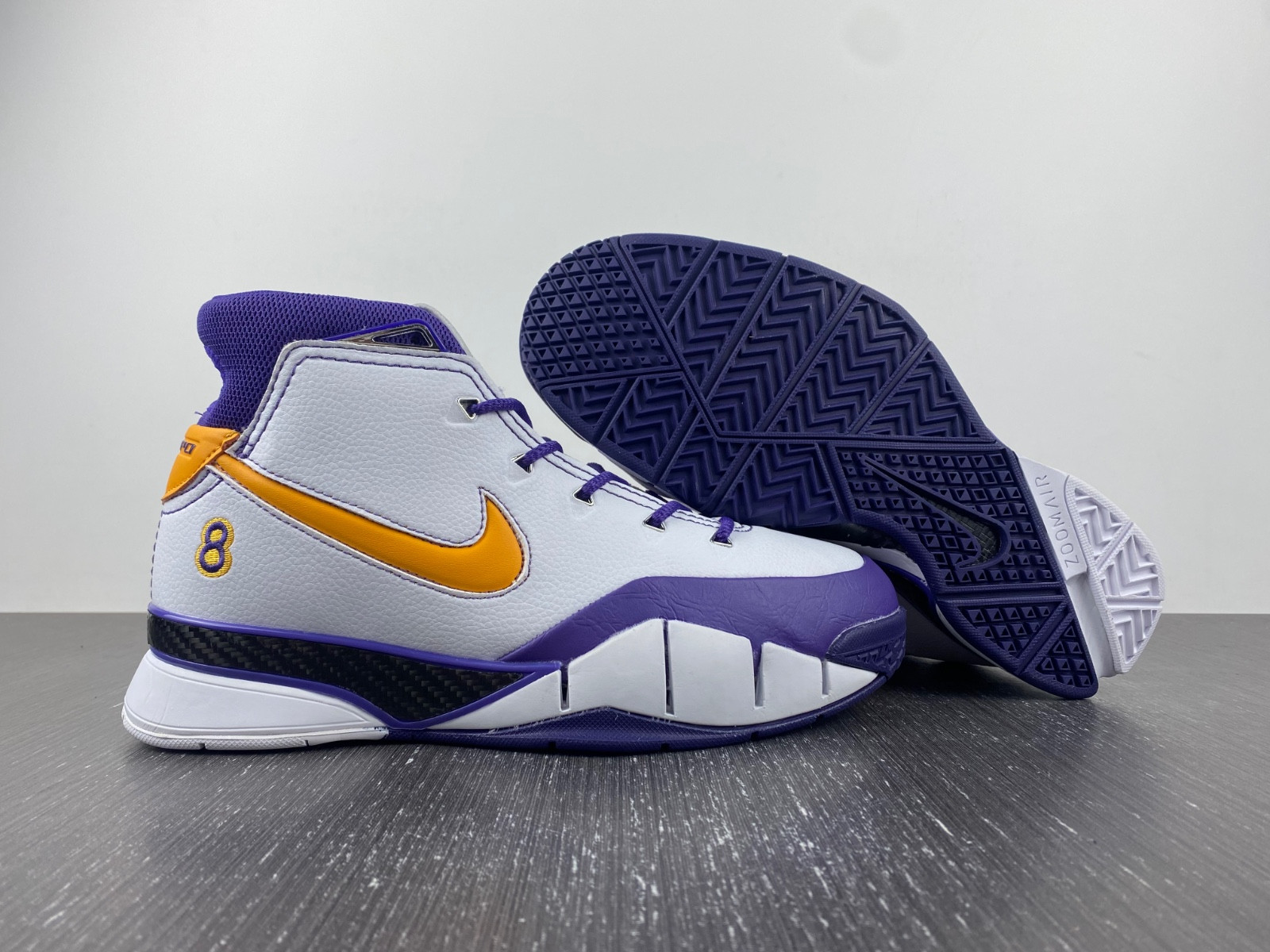 nike zoom kobe 1 protro ''final seconds'' aq2728-101 nike zoom kobe 1 protro ''final seconds'' aq2728-101