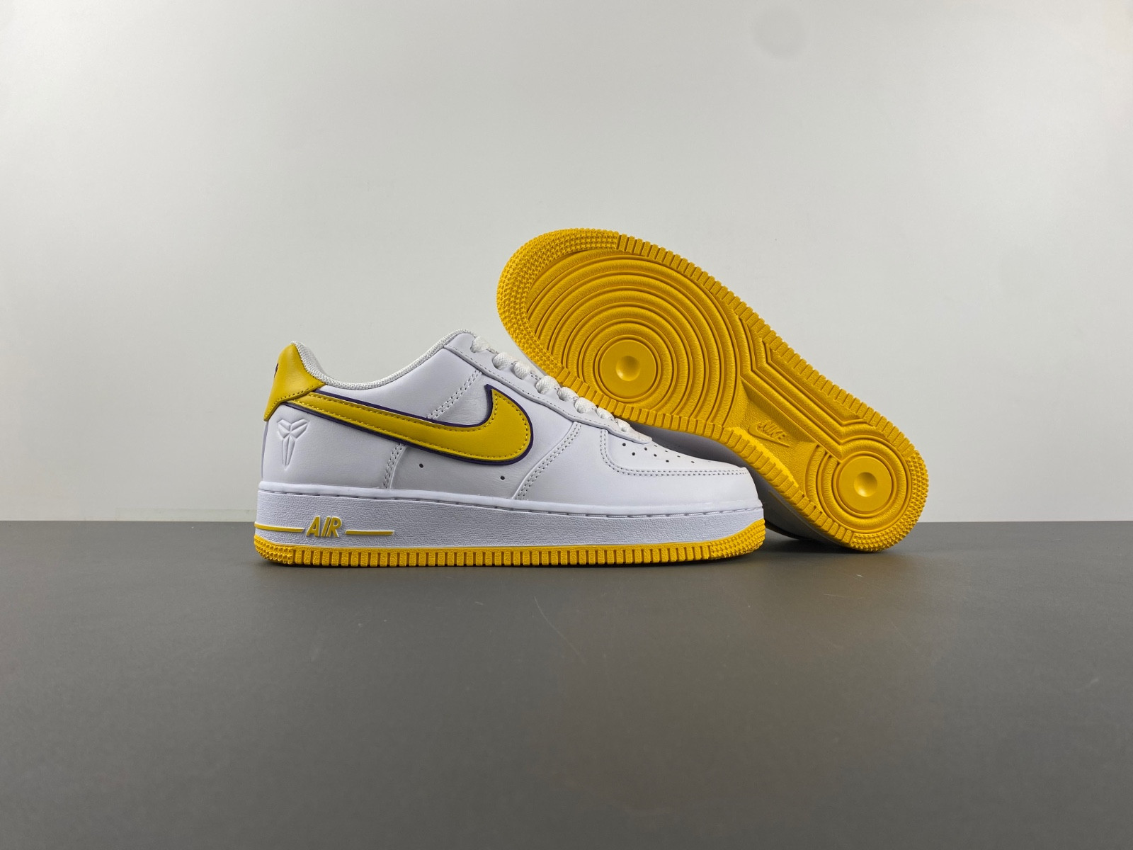 Kobe Bryant x Nike Air Force 1 Low FZ1151-100 Kobe Bryant x Nike Air Force 1 Low FZ1151-100