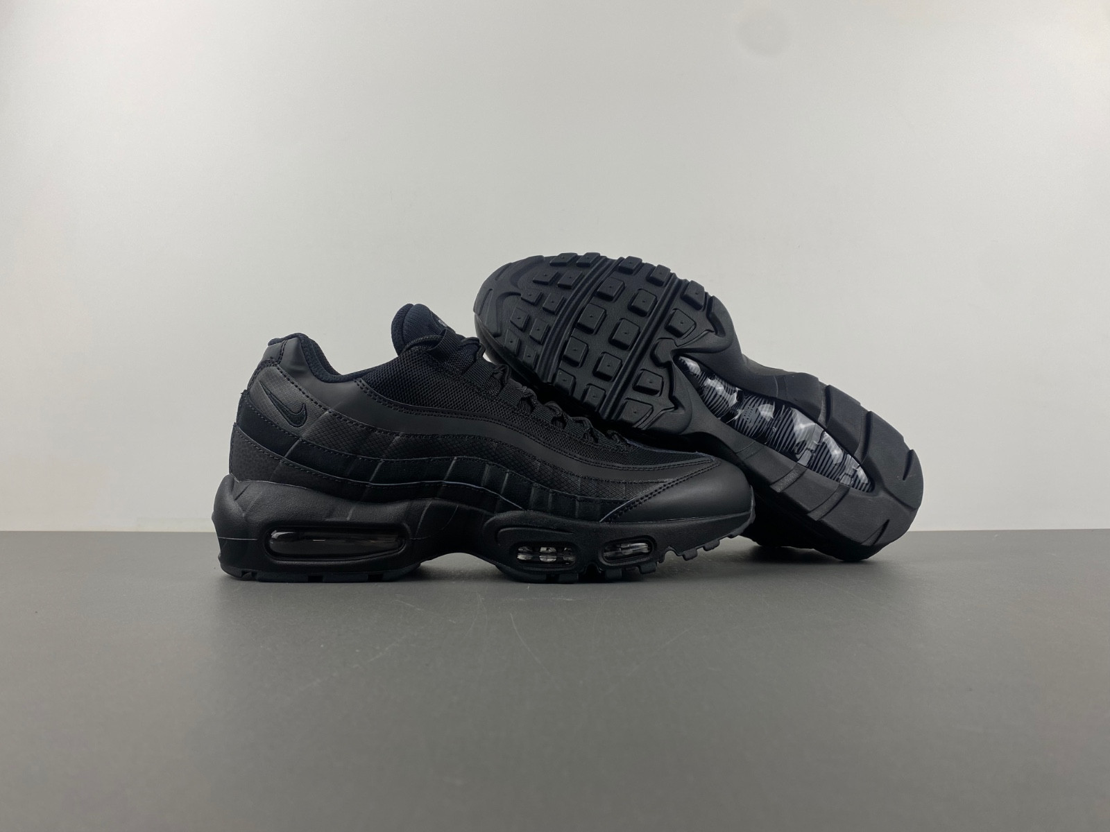 Air Max 95 Essential ''Triple Black'' CI3705-001 Air Max 95 Essential ''Triple Black'' CI3705-001