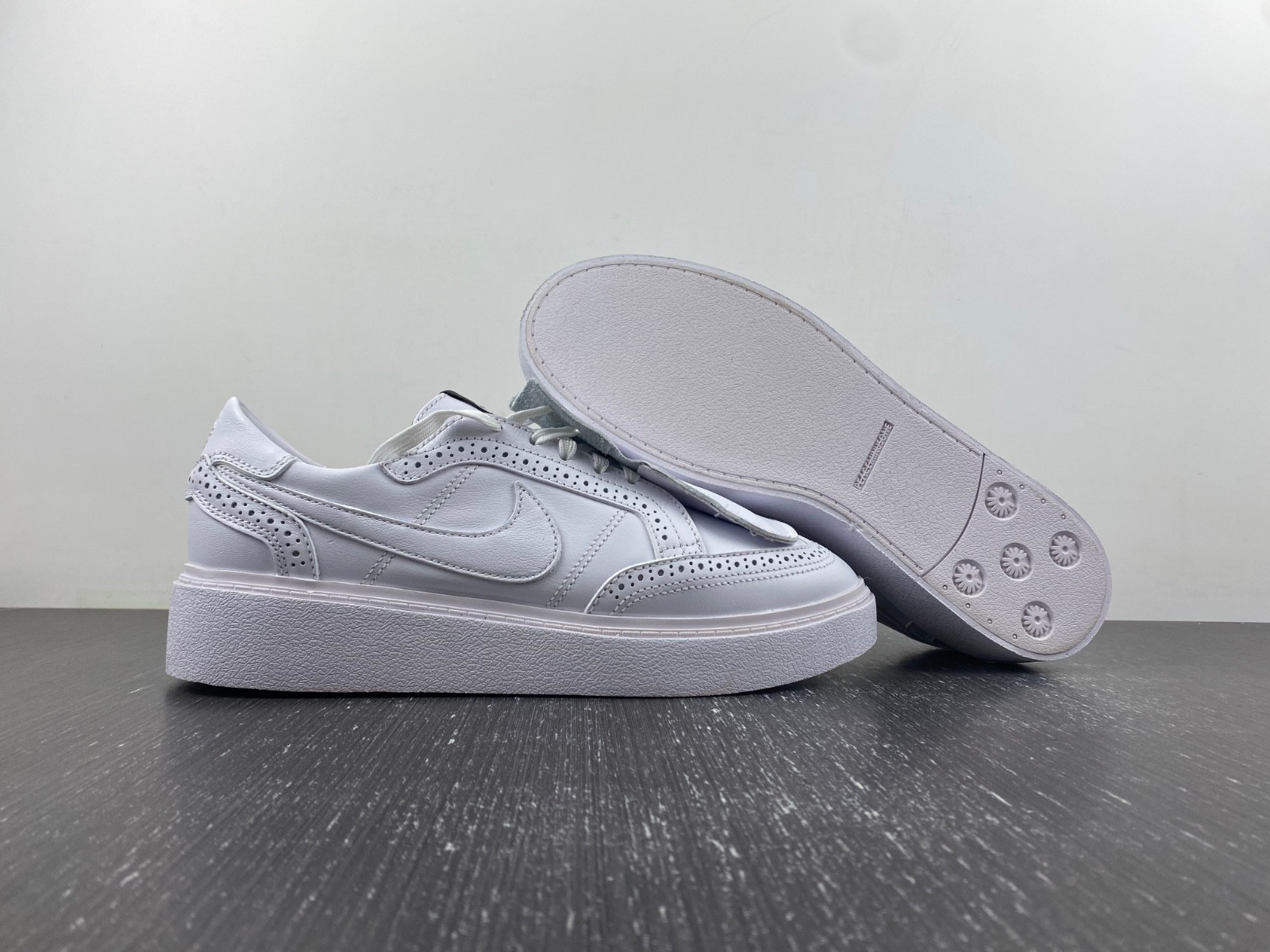 nike kwondo 1 g-dragon peaceminusone triple white dh2482-100 nike kwondo 1 g-dragon peaceminusone triple white dh2482-100