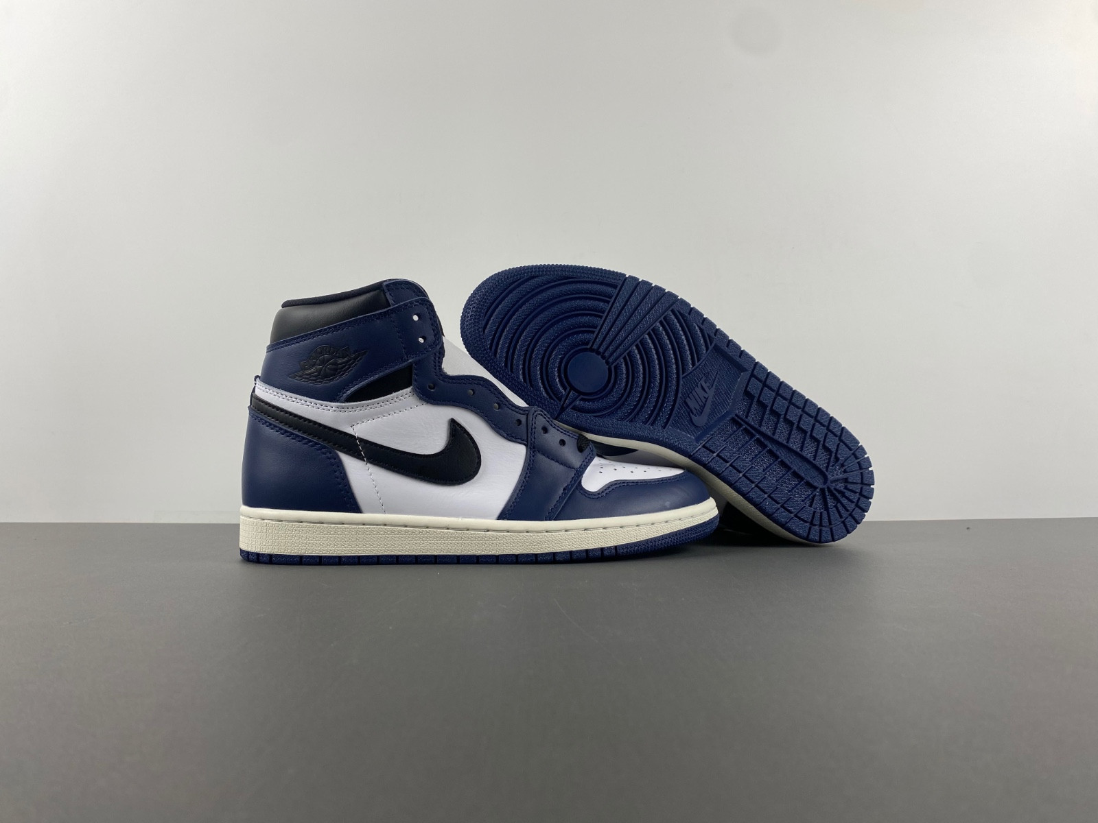 Air Jordan 1 High OG ''Midnight Navy'' DZ5485-401 Air Jordan 1 High OG ''Midnight Navy'' DZ5485-401