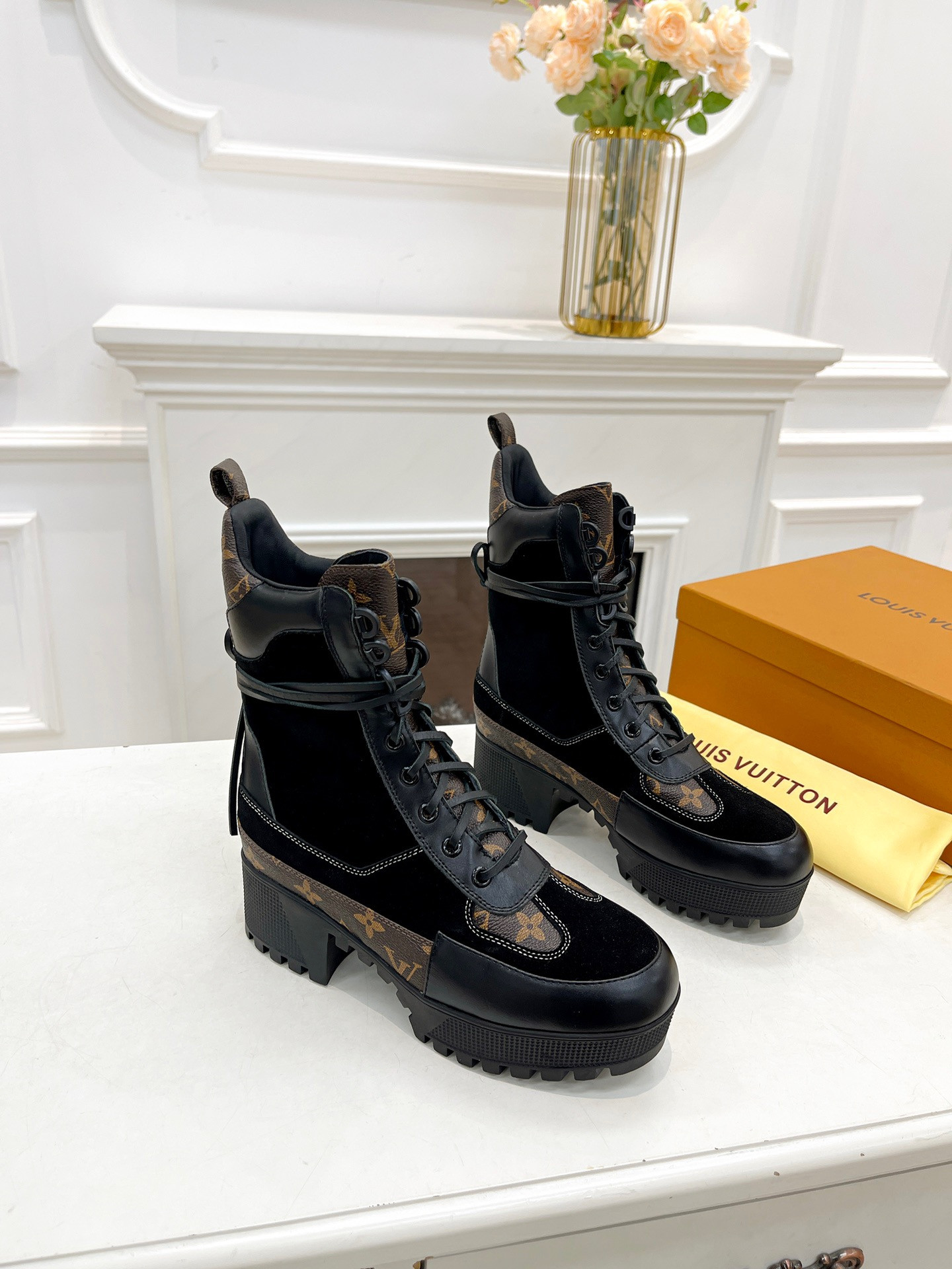 LVT BOOTS LVT BOOTS