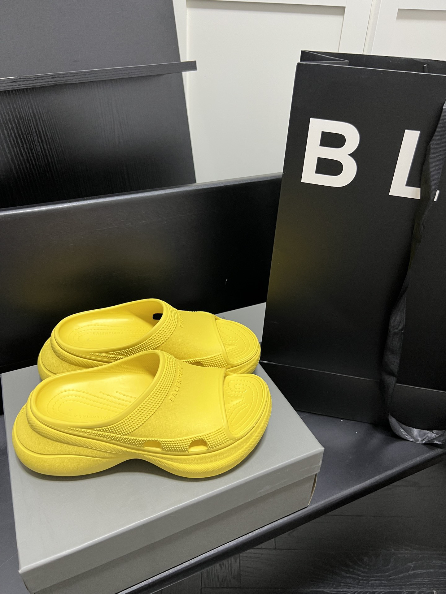 Balenciaga sLIDE Balenciaga sLIDE