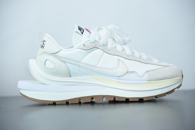 nike vaporwaffle sacai white dd1875-100 nike vaporwaffle sacai white dd1875-100