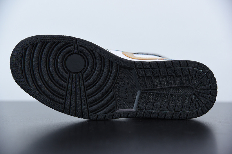 air jordan 1 mid patent