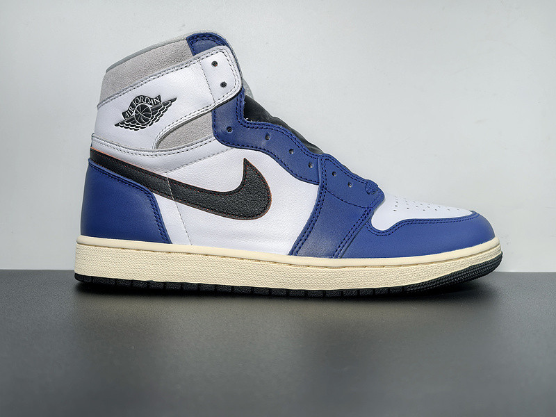 Air Jordan 1 High OG  Air Jordan 1 High OG