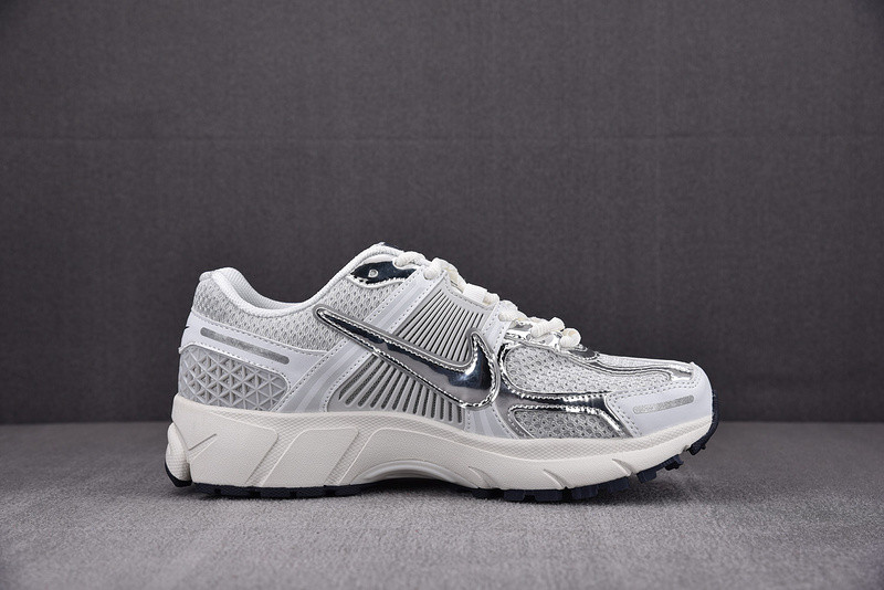 nike zoom vomero 5 photon dust metallic silver (women''s) fd0884-025 nike zoom vomero 5 photon dust metallic silver (women''s) fd0884-025