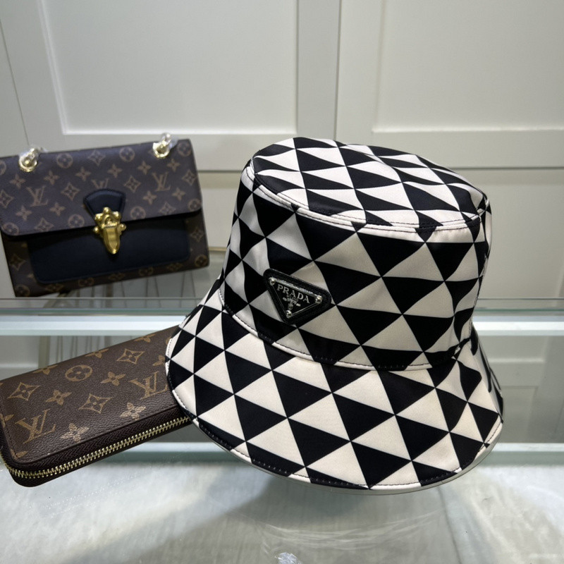 pra*a hat pra*a hat