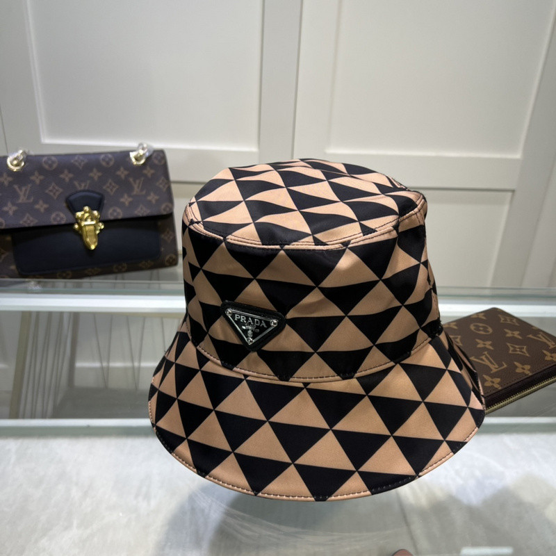 pra*a hat pra*a hat