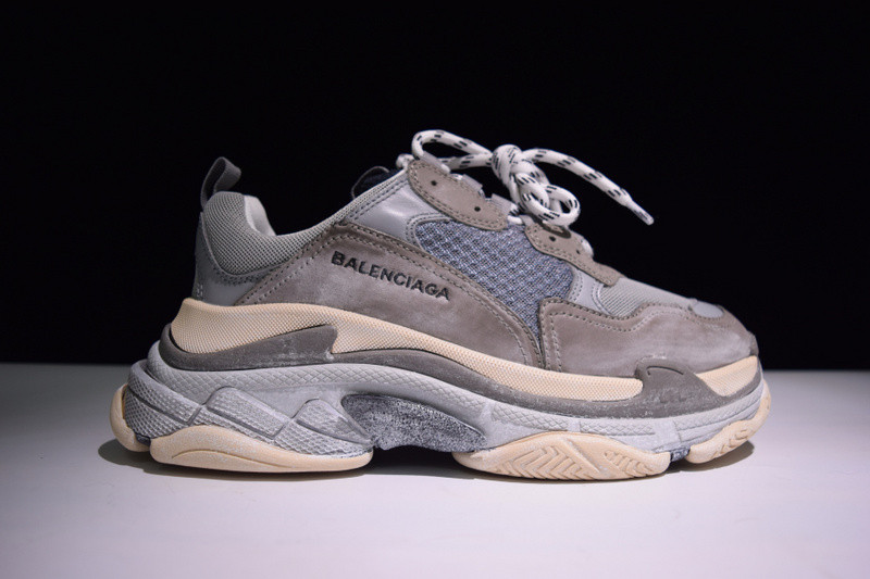 bc triple s trainer ''grey'' 483513 w06e1 1259 bc triple s trainer ''grey'' 483513 w06e1 1259