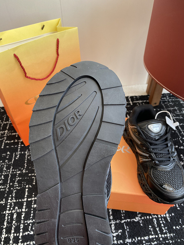 DIO* SNEAKER