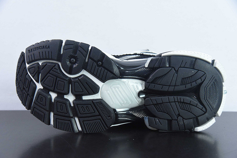 Ba*len*cia*ga runner sneaker Ba*len*cia*ga runner sneaker