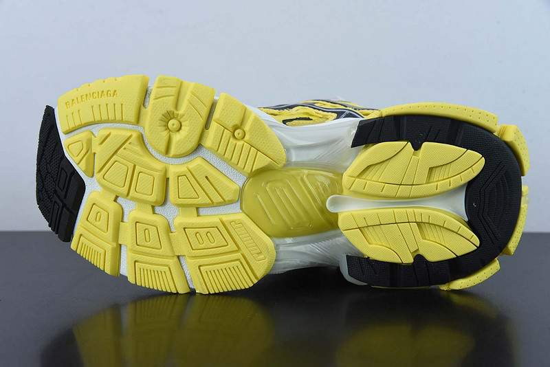 Ba*len*cia*ga runner sneaker Ba*len*cia*ga runner sneaker