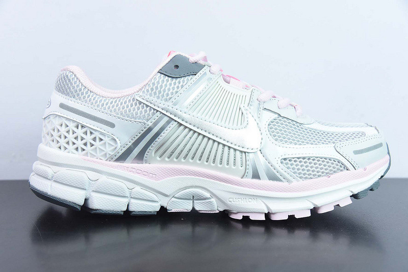 nike wmns zoom vomero 5 520 white pink fn3695-001 nike wmns zoom vomero 5 520 white pink fn3695-001