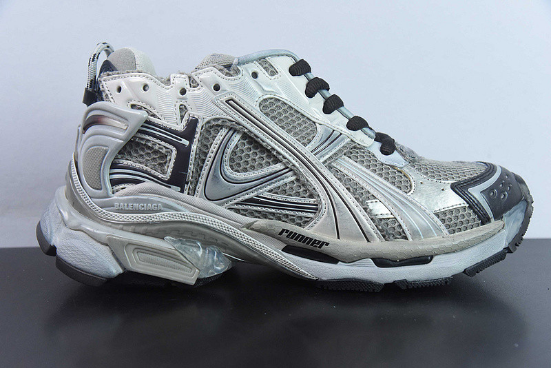 Ba*len*cia*ga runner sneaker Ba*len*cia*ga runner sneaker