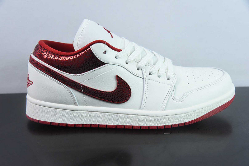 Air Jordan 1 Low SE WMNS Sail / Varsity Red HJ9338-106 Air Jordan 1 Low SE WMNS Sail / Varsity Red HJ9338-106