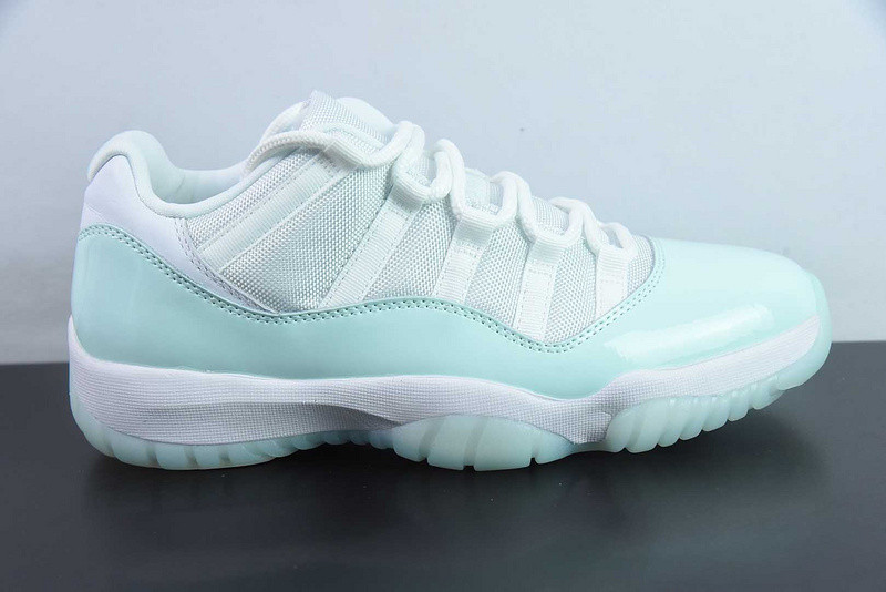 Air Jordan 11 Low "Igloo" AH7860-103 Air Jordan 11 Low "Igloo" AH7860-103