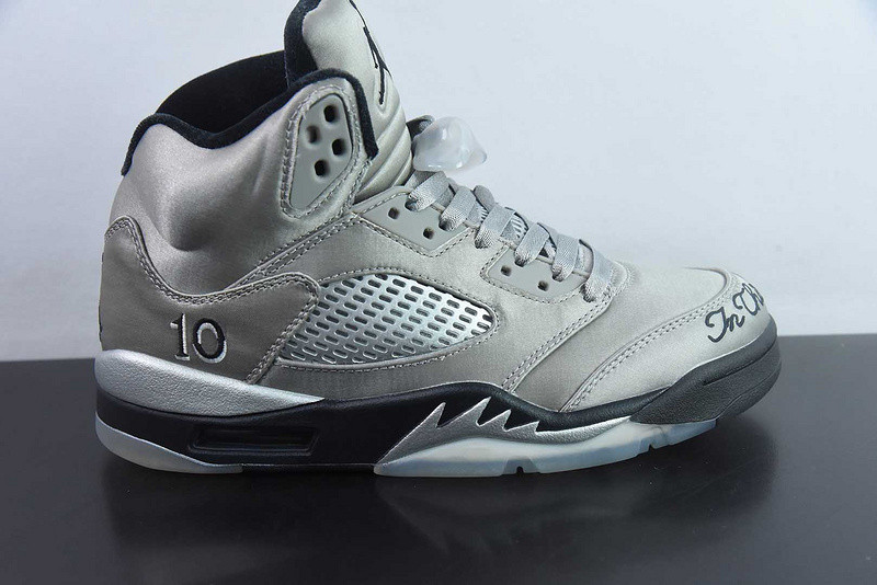 Air Jordan 5 Wings Medium Grey / Black IO2038-001 Air Jordan 5 Wings Medium Grey / Black IO2038-001