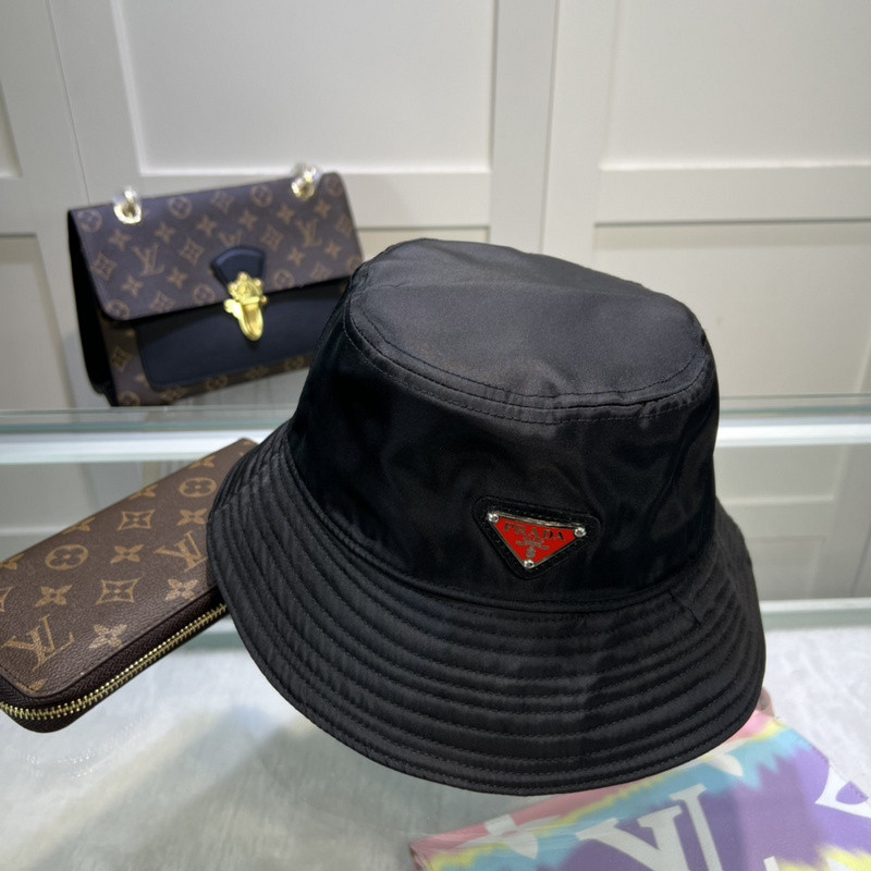 pra*a hat pra*a hat