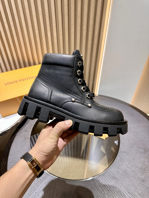 LVT BOOTS LVT BOOTS