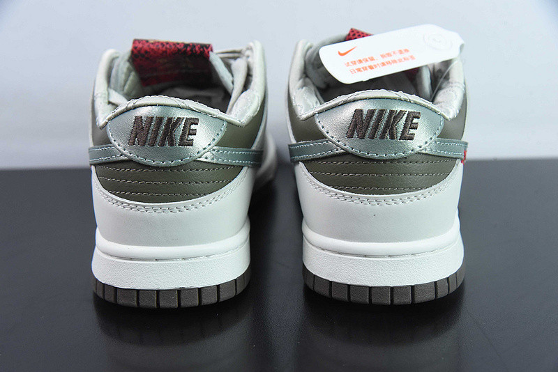 Nike Dunk Low “Year of the Snake” HV5980-231