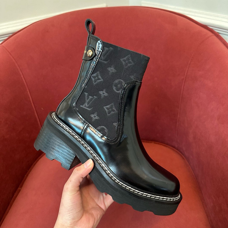 LVT BOOTS LVT BOOTS