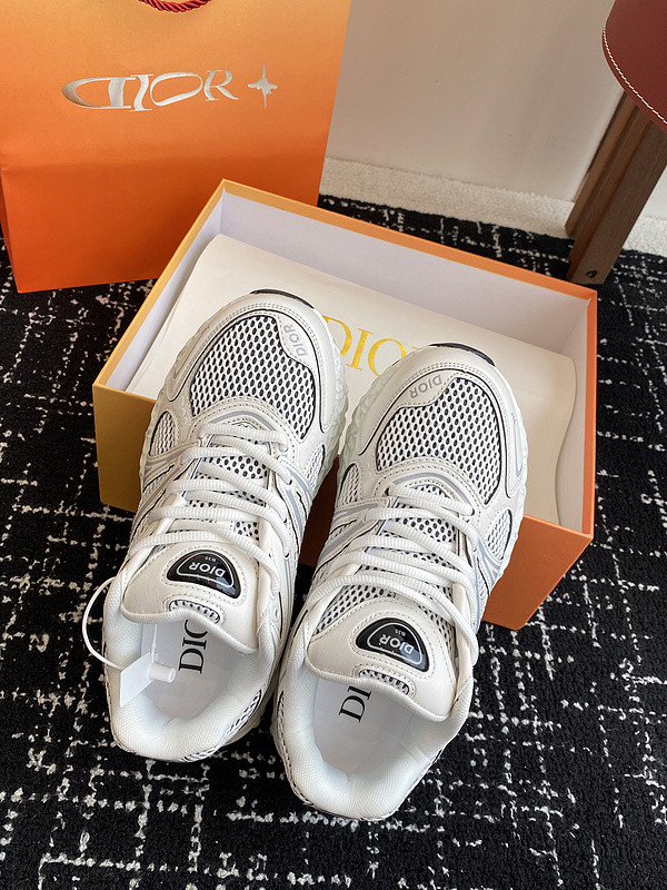 DIO* SNEAKER