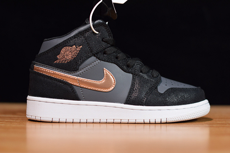 air jordan 1 retro high gs 705300-006 air jordan 1 retro high gs 705300-006