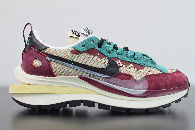 nike sacai nike pegasus vaporfly sp bv0073-102 nike sacai nike pegasus vaporfly sp bv0073-102
