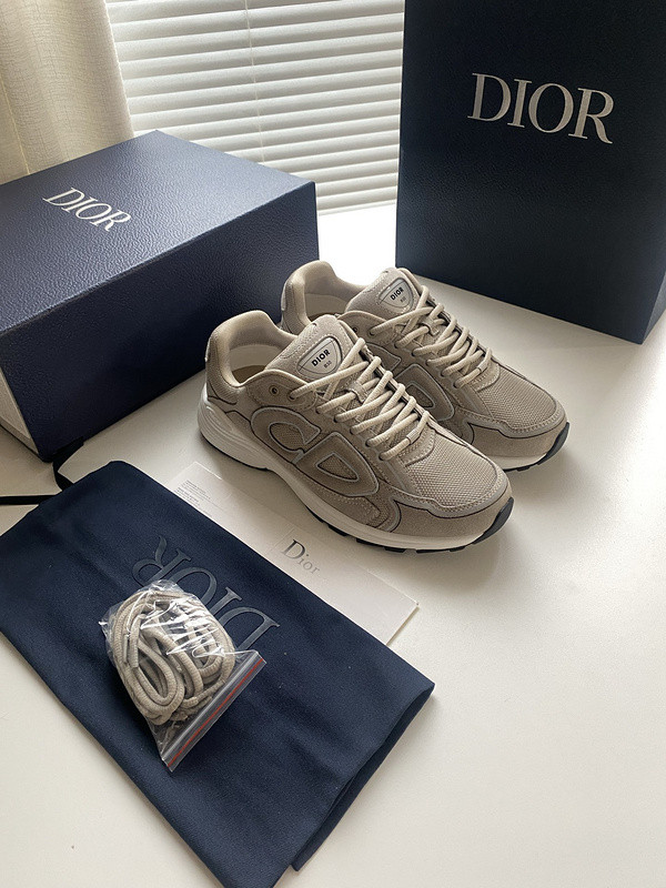 DIO* SNEAKER