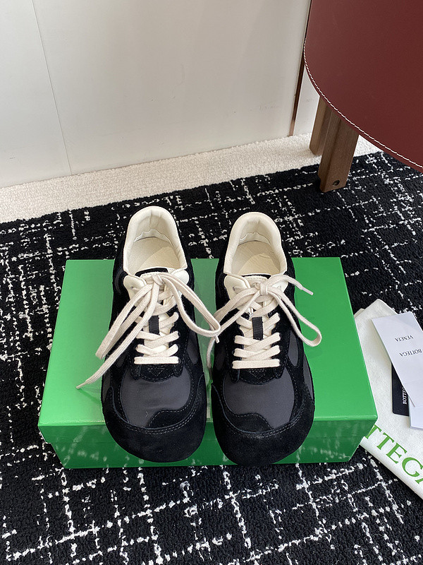 BOTTEGA VENETA Sneaker